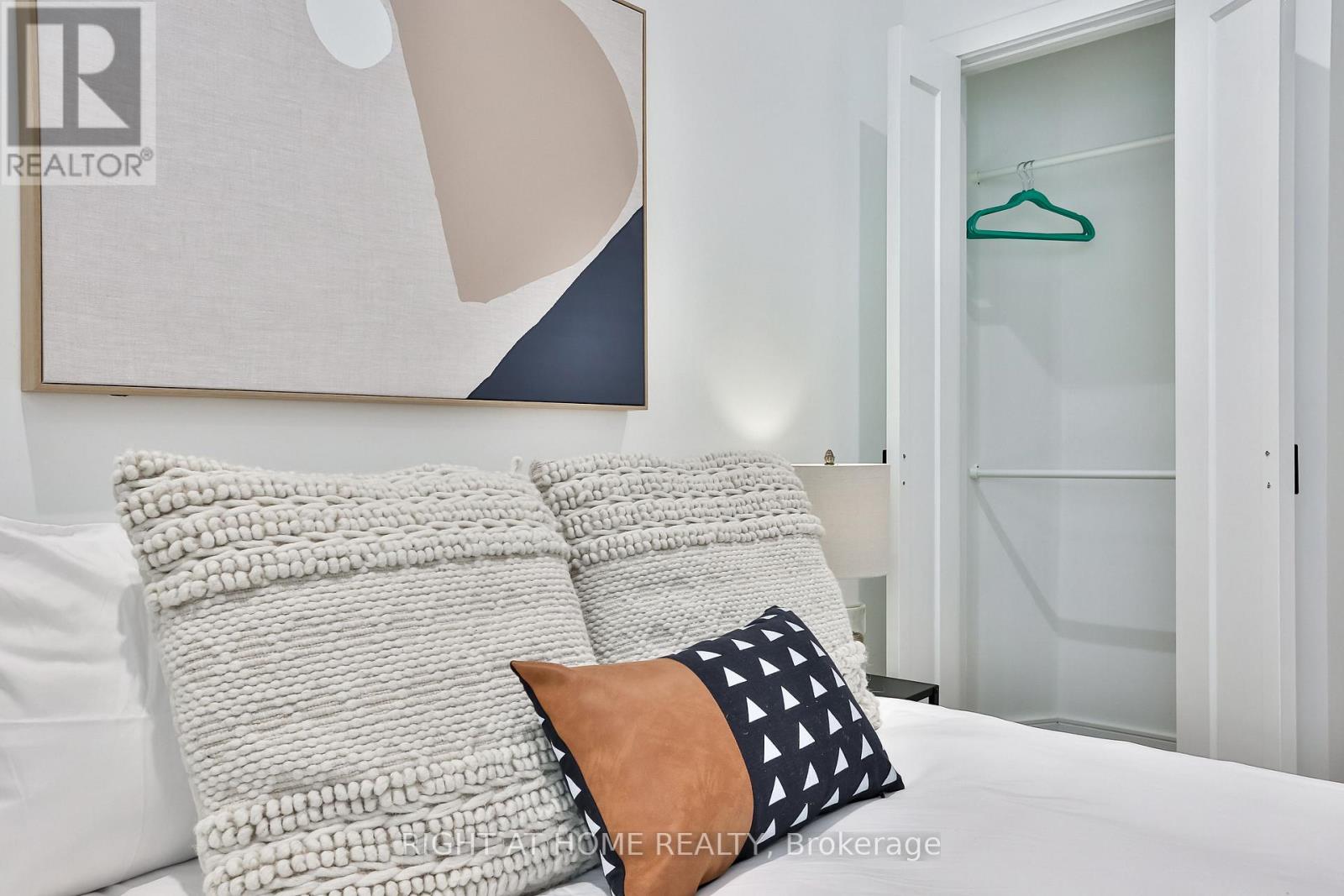 1365 Lansdowne Avenue, Toronto, Ontario  M6H 3Z9 - Photo 37 - W12794630