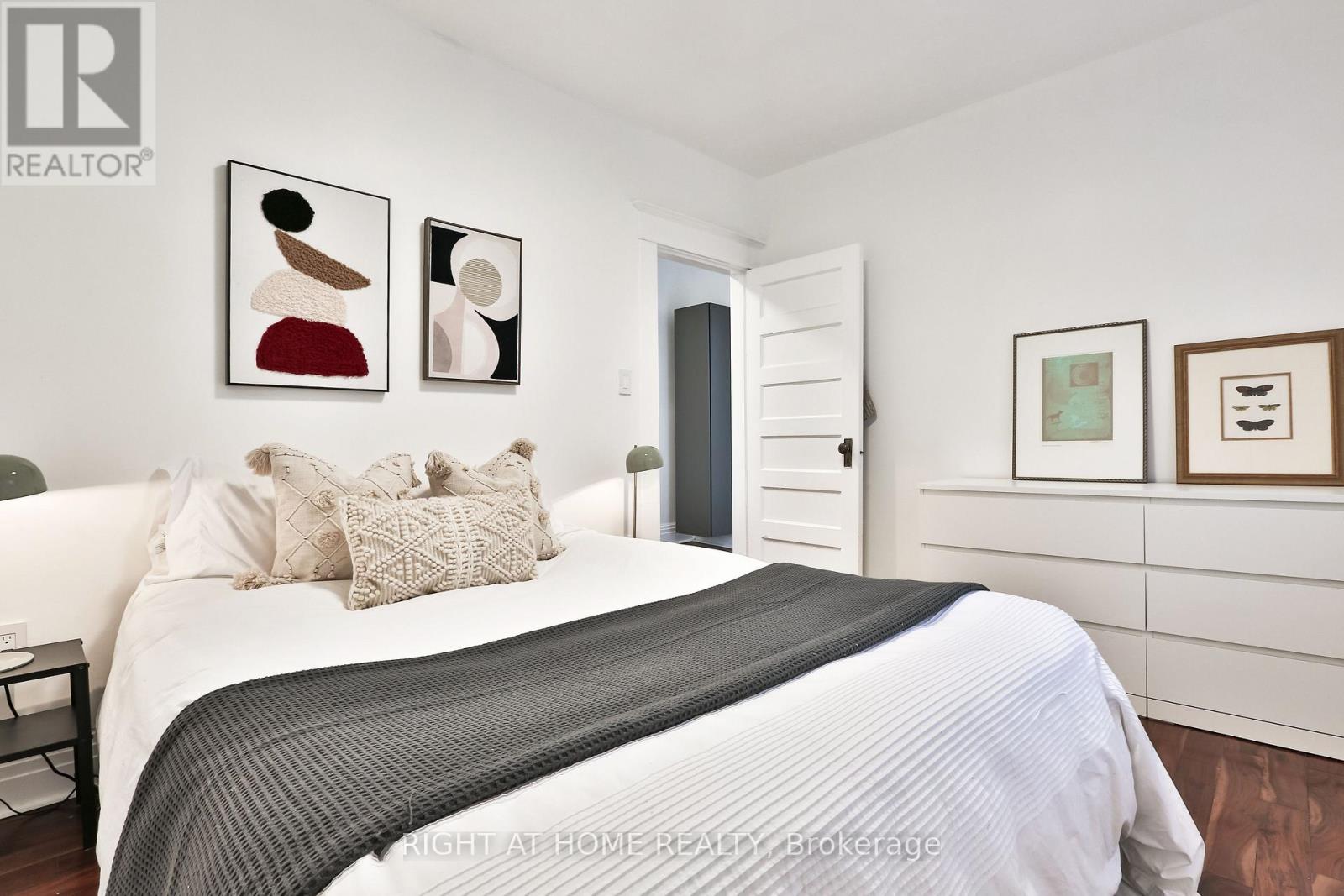 1365 Lansdowne Avenue, Toronto, Ontario  M6H 3Z9 - Photo 7 - W12794630