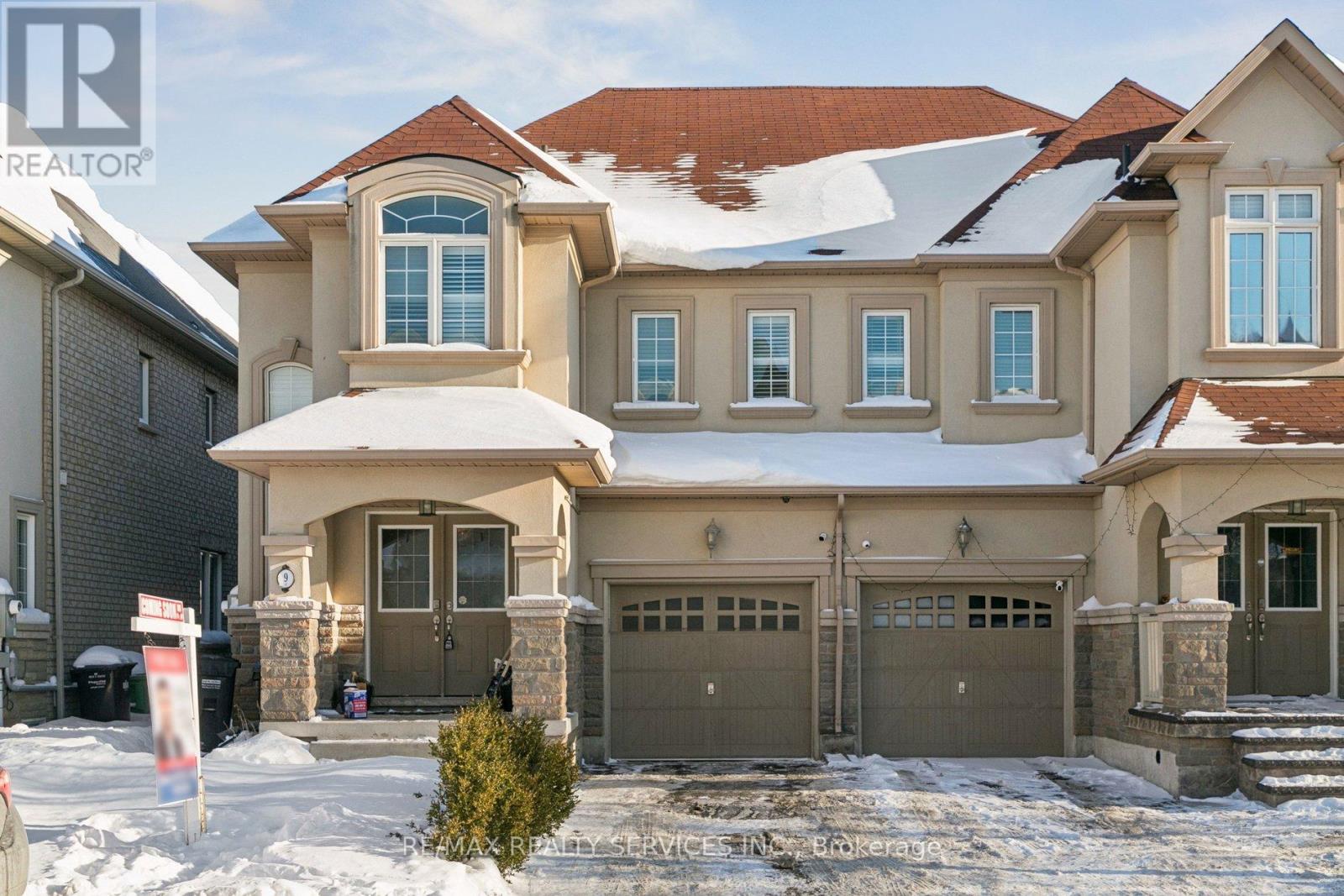 9 BEACHVILLE CIRCLE, Brampton, Ontario