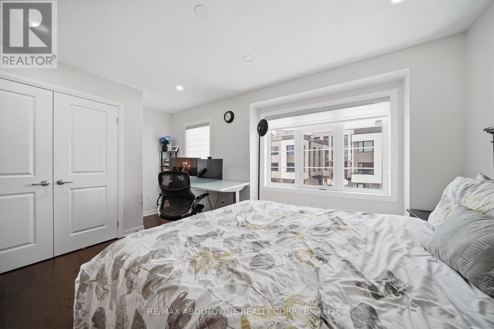 Upper - 275 Ironside Drive, Oakville, Ontario  L6M 1R1 - Photo 29 - W12794756