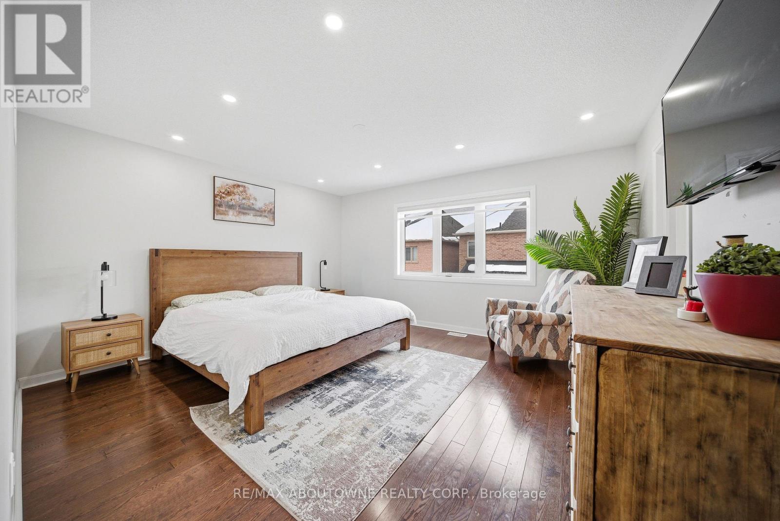 Upper - 275 Ironside Drive, Oakville, Ontario  L6M 1R1 - Photo 30 - W12794756