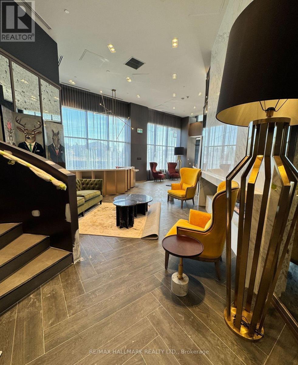 328 - 395 Dundas Street, Oakville, Ontario  L6M 5R8 - Photo 2 - W12794770