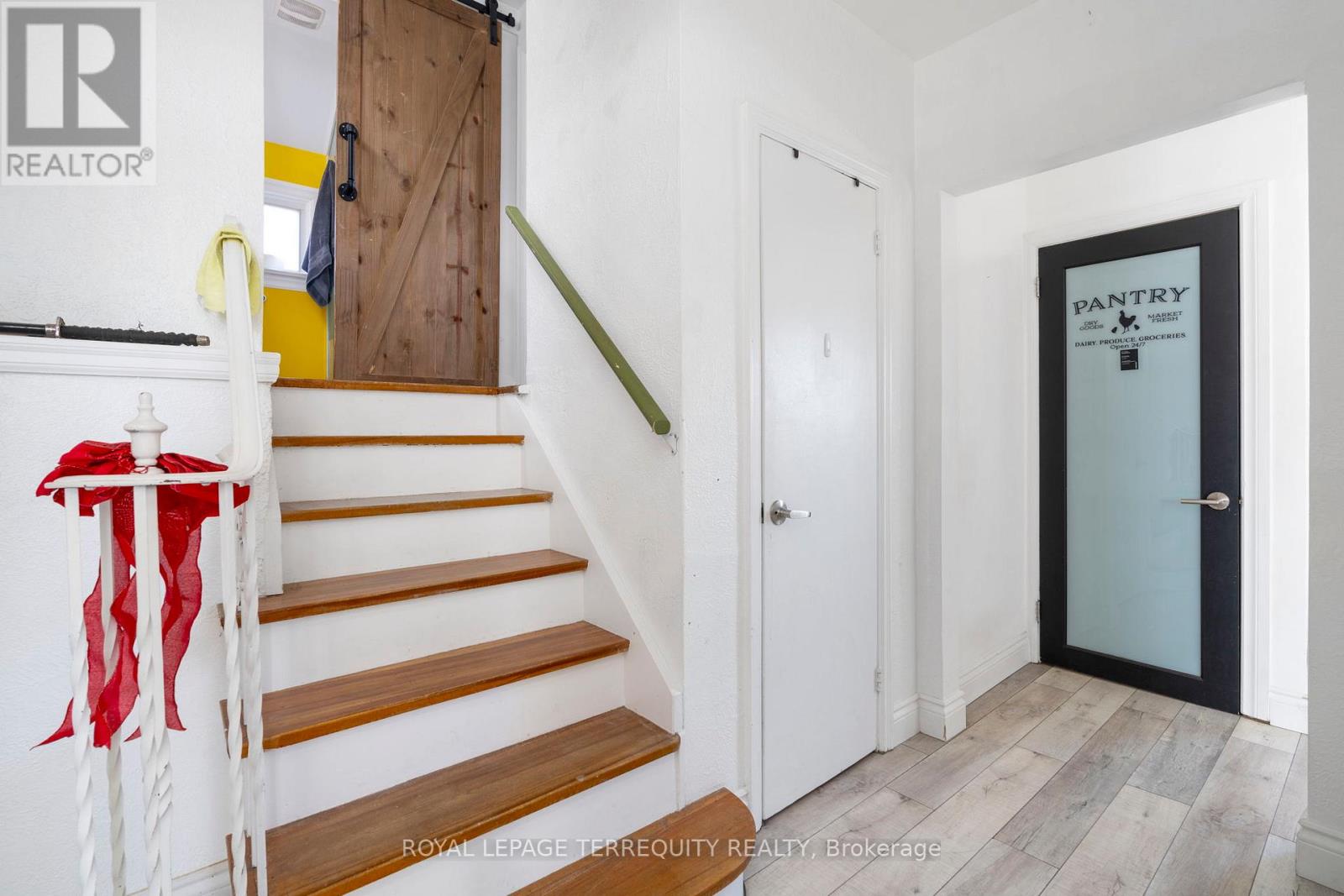 64 Pelmo Crescent, Toronto, Ontario  M9N 2X5 - Photo 13 - W12794808