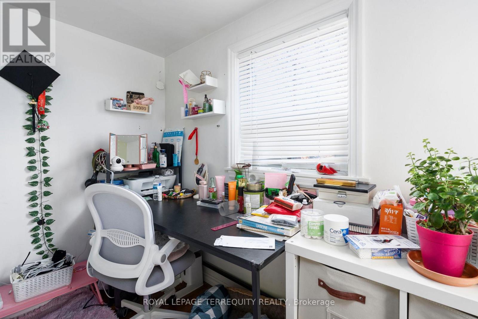 64 Pelmo Crescent, Toronto, Ontario  M9N 2X5 - Photo 21 - W12794808