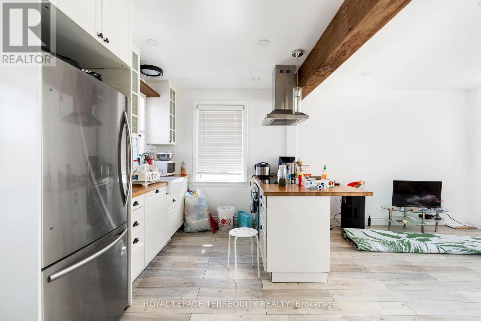 64 Pelmo Crescent, Toronto, Ontario  M9N 2X5 - Photo 8 - W12794808