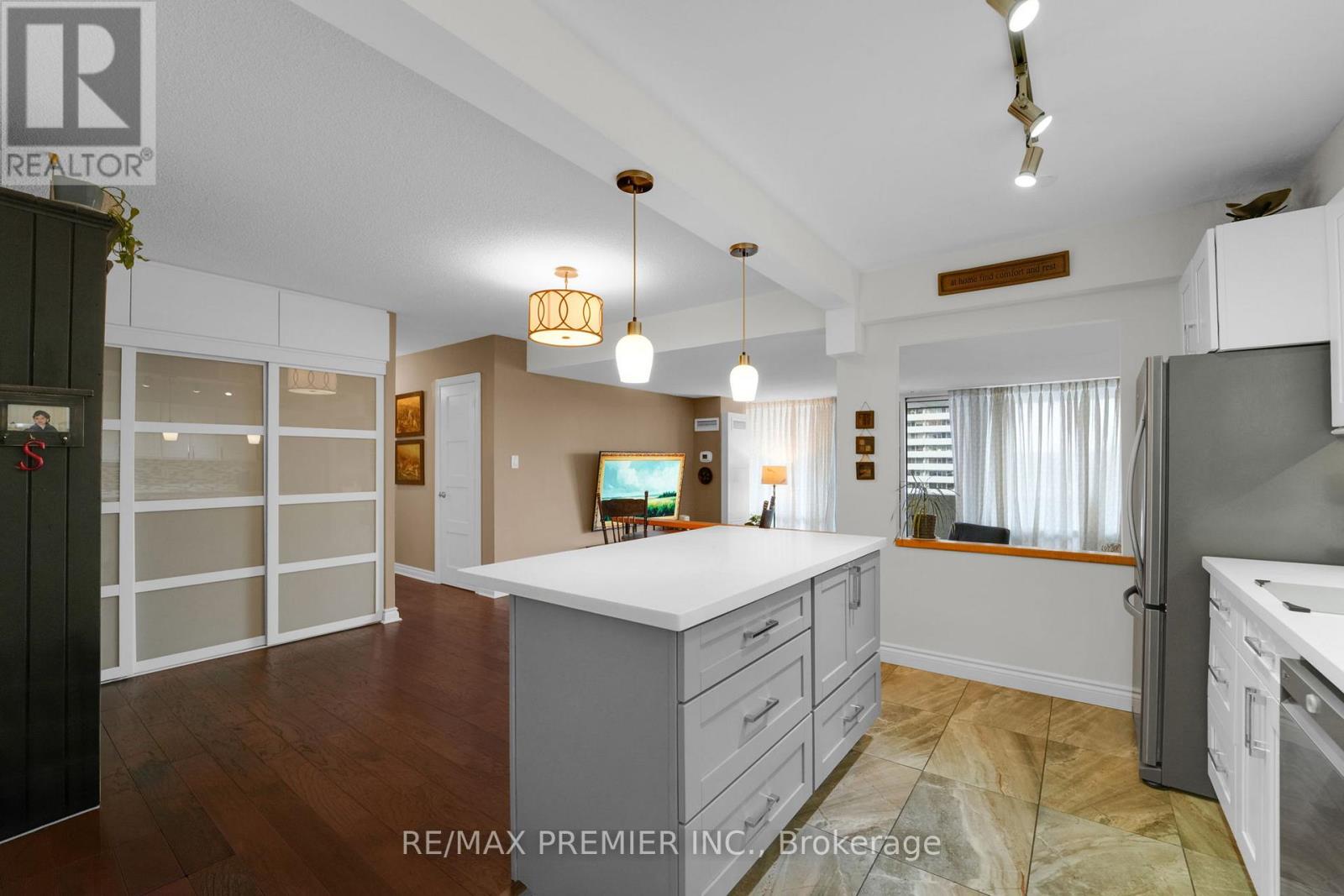 904 - 250 Scarlett Road, Toronto, Ontario  M6N 4X5 - Photo 11 - W12794842