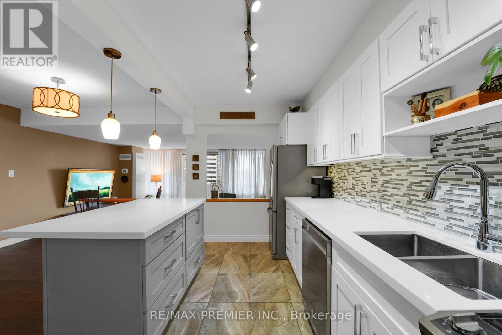 904 - 250 Scarlett Road, Toronto, Ontario  M6N 4X5 - Photo 12 - W12794842