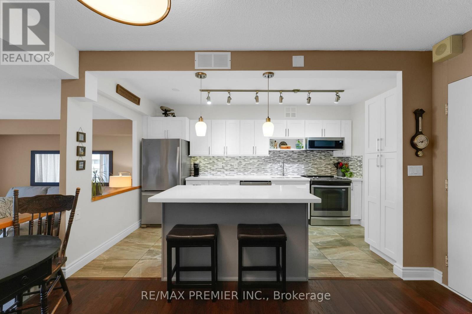 904 - 250 Scarlett Road, Toronto, Ontario  M6N 4X5 - Photo 7 - W12794842