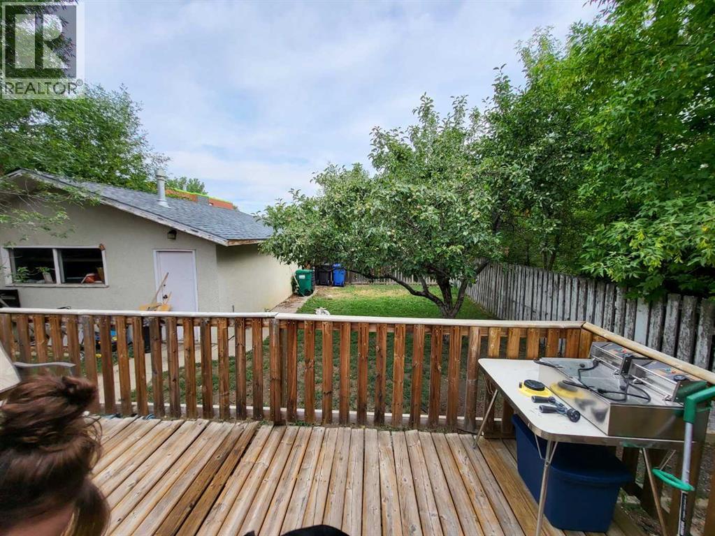 2161 Palm Road S, Lethbridge, Alberta  T1K 3N9 - Photo 2 - A2286972