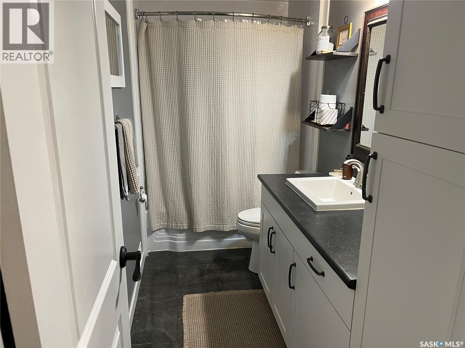 207 Dominion Road, Assiniboia, Saskatchewan  S0H 0B0 - Photo 18 - SK028694