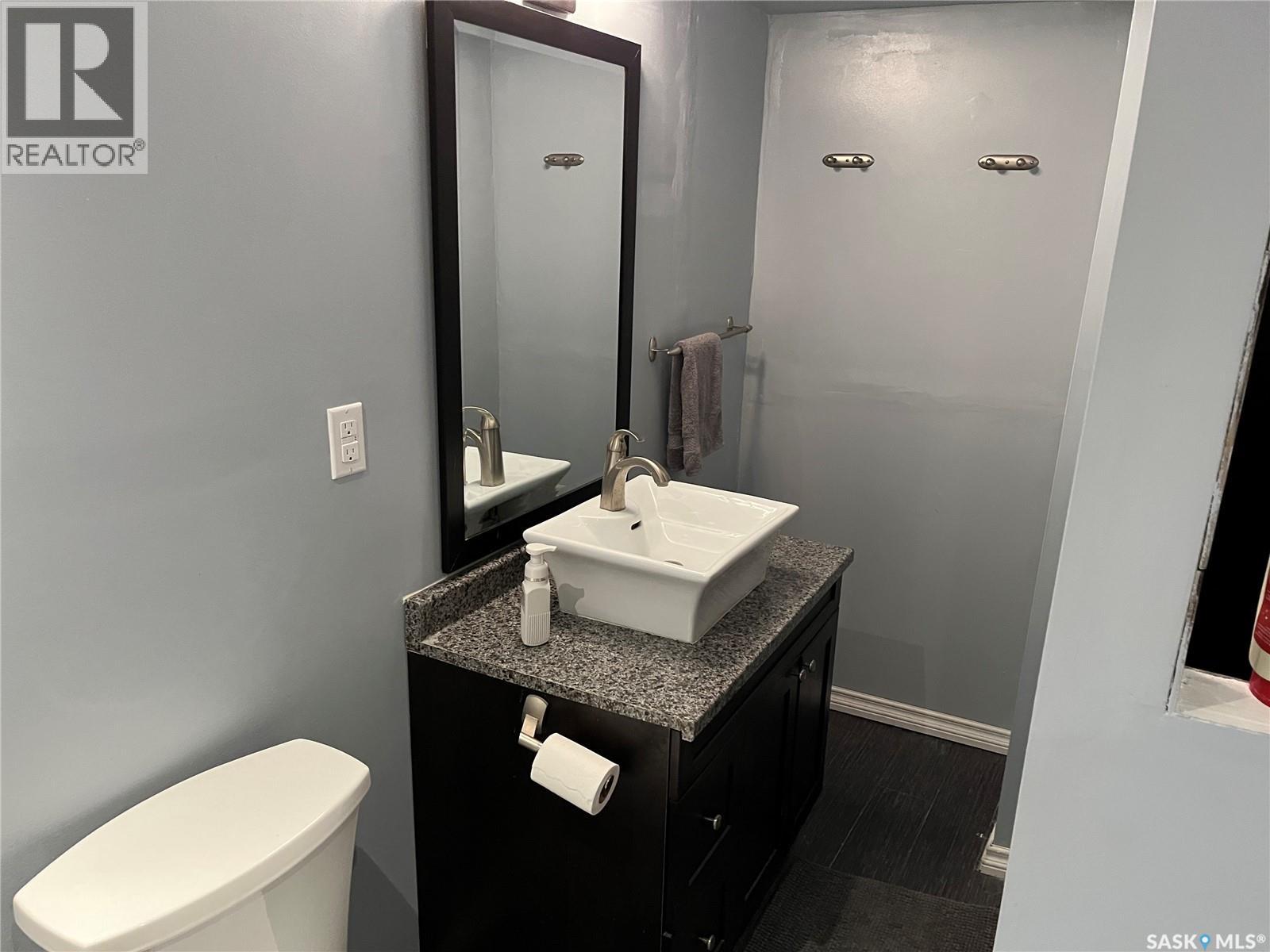 207 Dominion Road, Assiniboia, Saskatchewan  S0H 0B0 - Photo 34 - SK028694