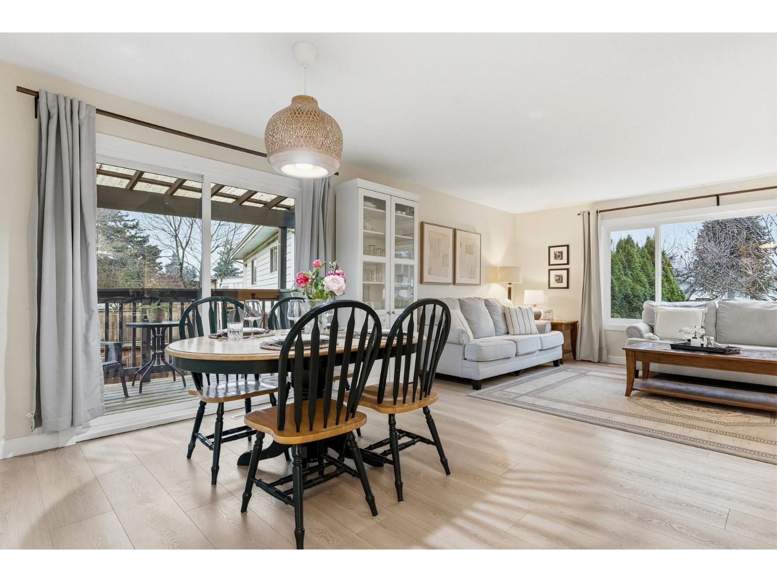 6052 Glengarry Drive, Sardis South, Chilliwack, British Columbia  V2R 2H8 - Photo 2 - R3090460