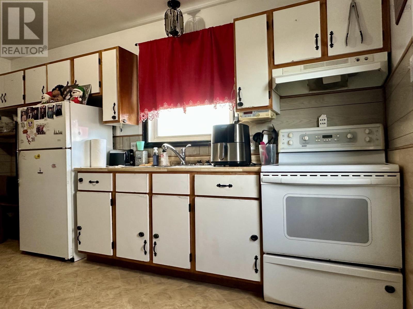 19 Peck Street, Sydney Mines, Nova Scotia  B1V 1V2 - Photo 13 - 202528549