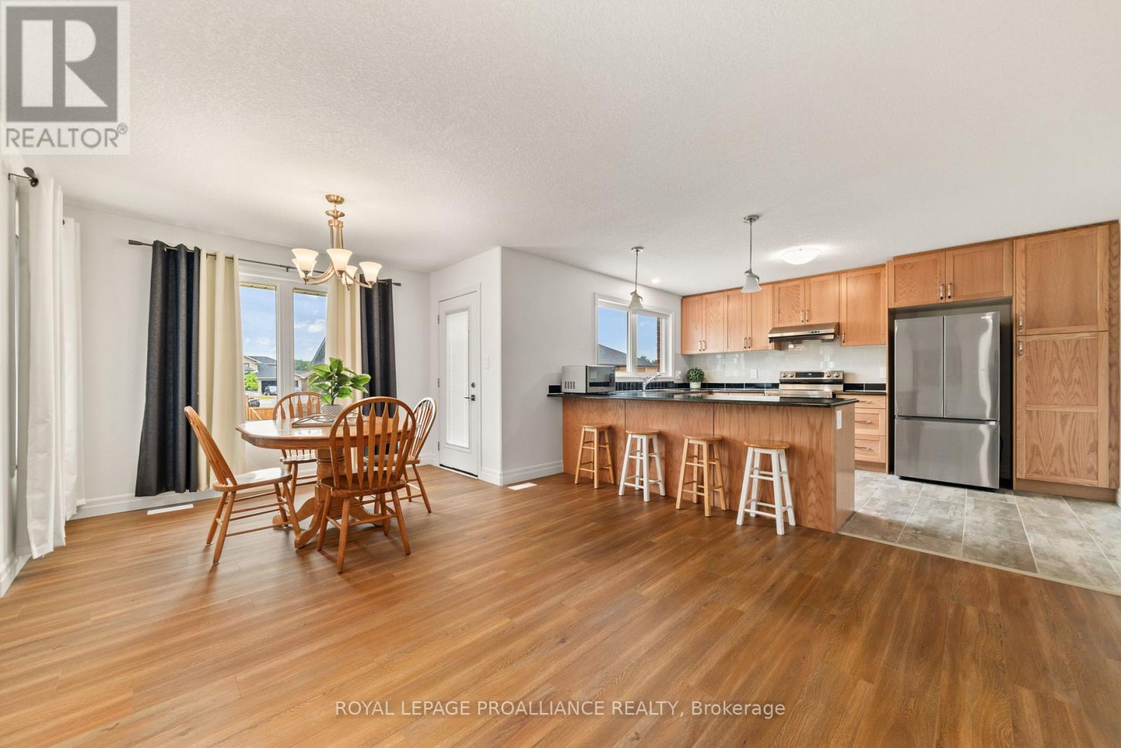 54 Lanark Drive, Belleville (Belleville Ward), Ontario  K8N 0G7 - Photo 13 - X12794966