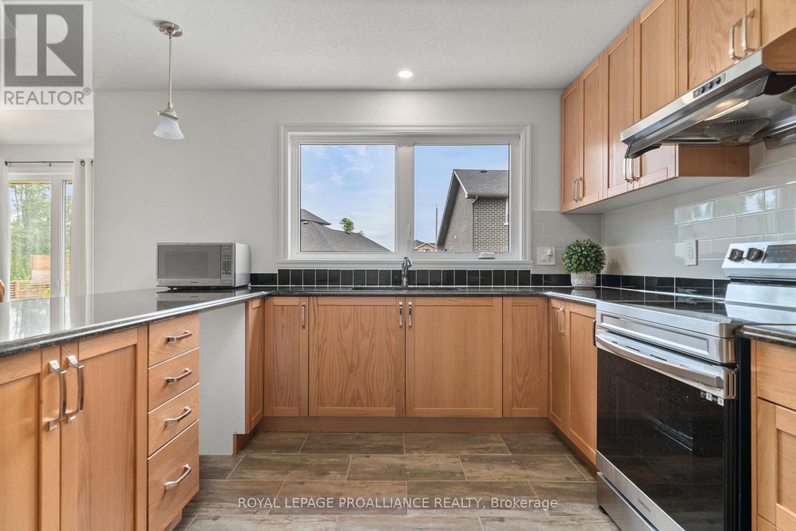 54 Lanark Drive, Belleville (Belleville Ward), Ontario  K8N 0G7 - Photo 16 - X12794966