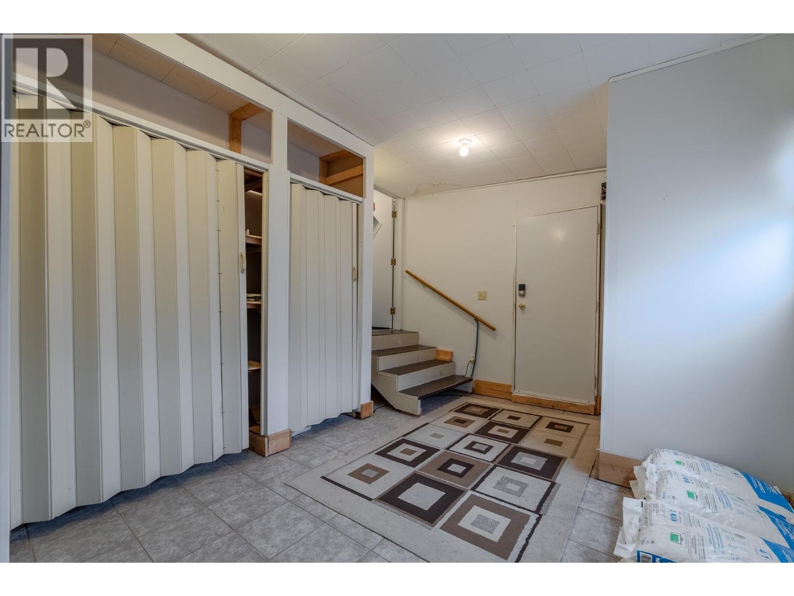 2096 Main Street, Cawston, British Columbia  V0X 1C1 - Photo 17 - 10327995