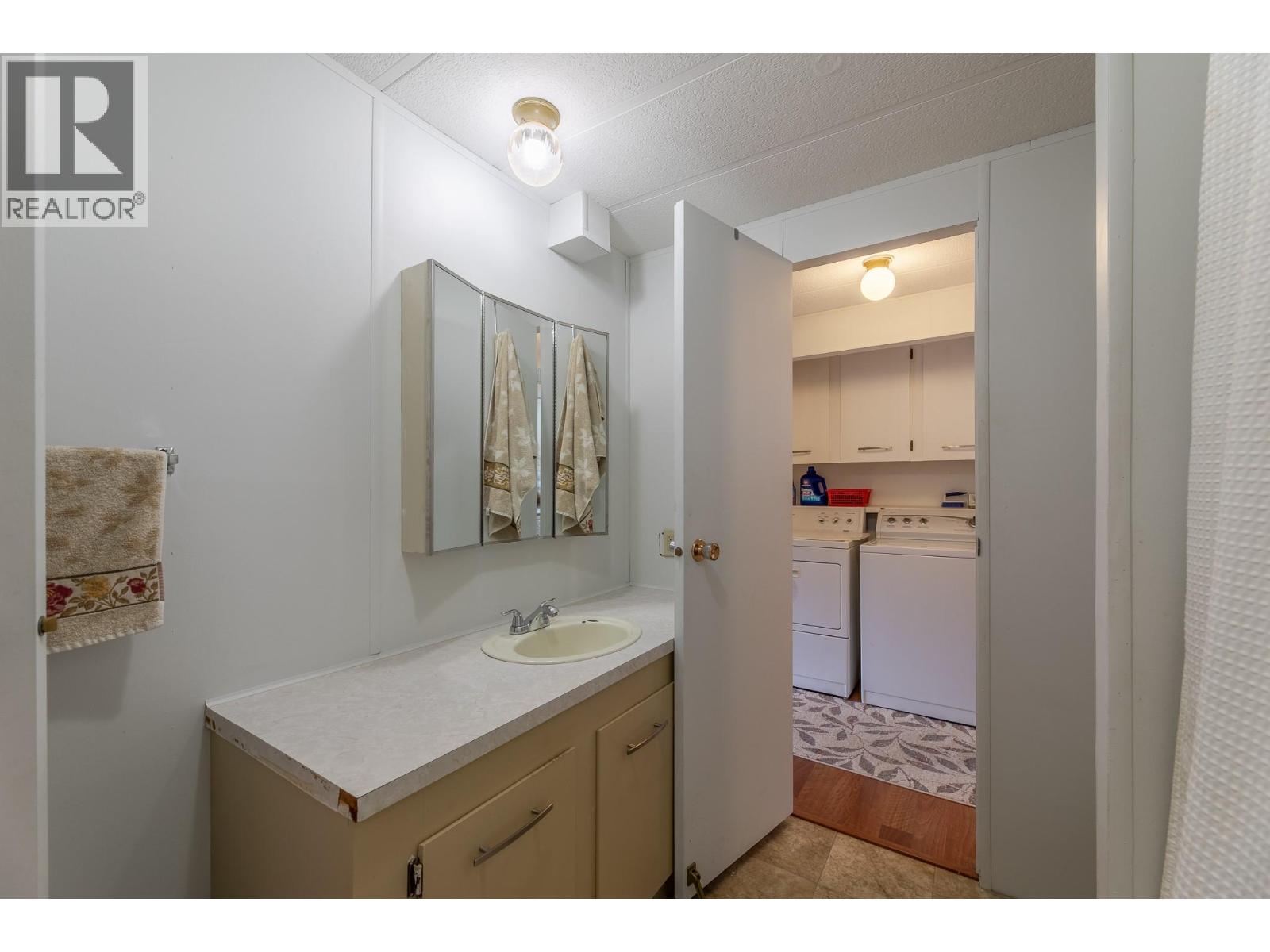 2096 Main Street, Cawston, British Columbia  V0X 1C1 - Photo 21 - 10327995