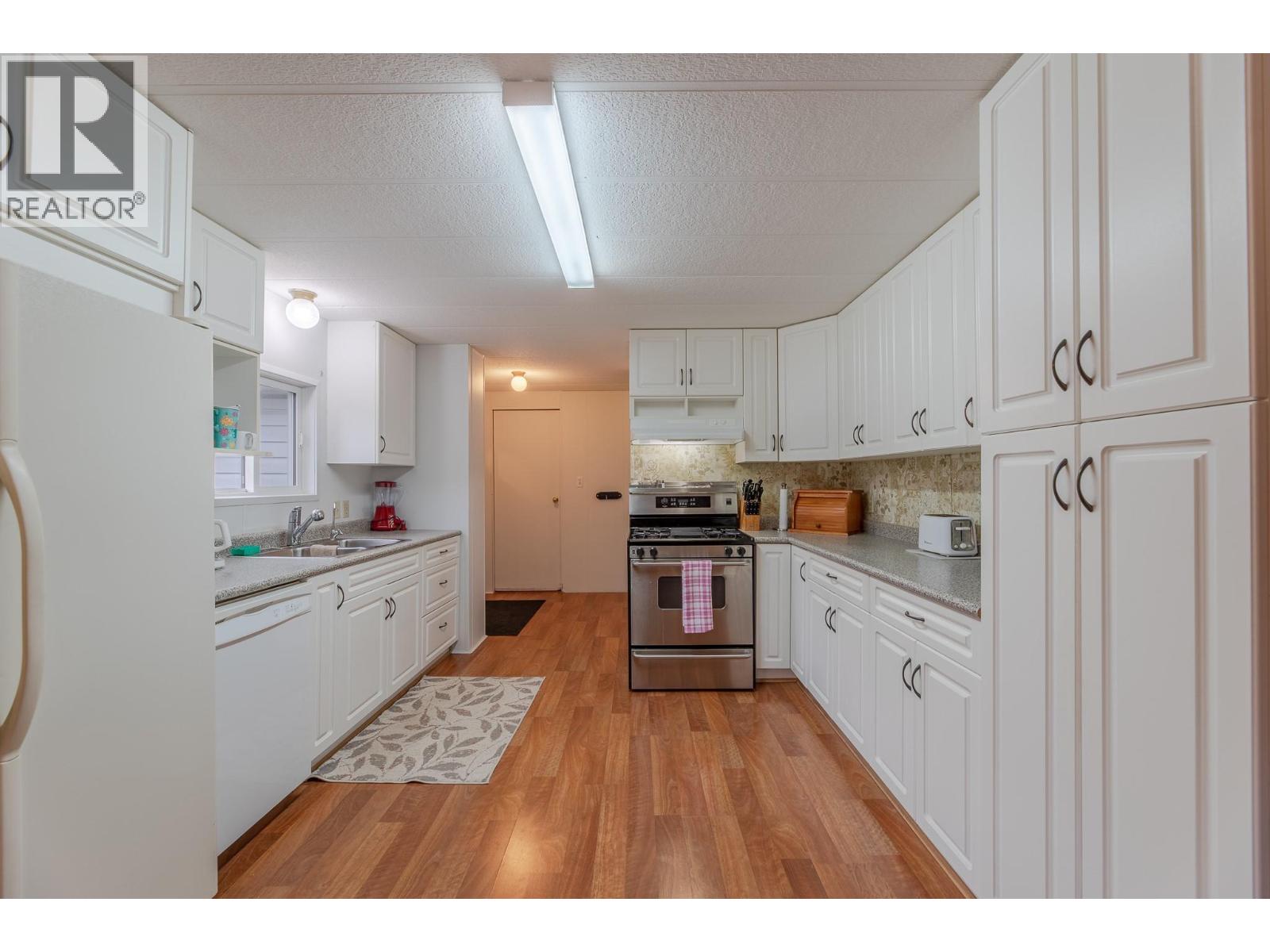 2096 Main Street, Cawston, British Columbia  V0X 1C1 - Photo 37 - 10327995