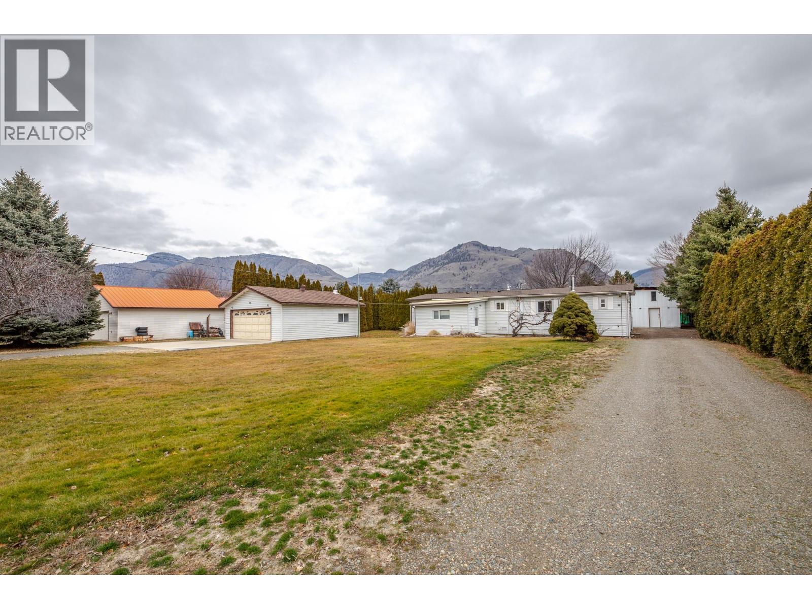 2096 Main Street, Cawston, British Columbia  V0X 1C1 - Photo 4 - 10327995