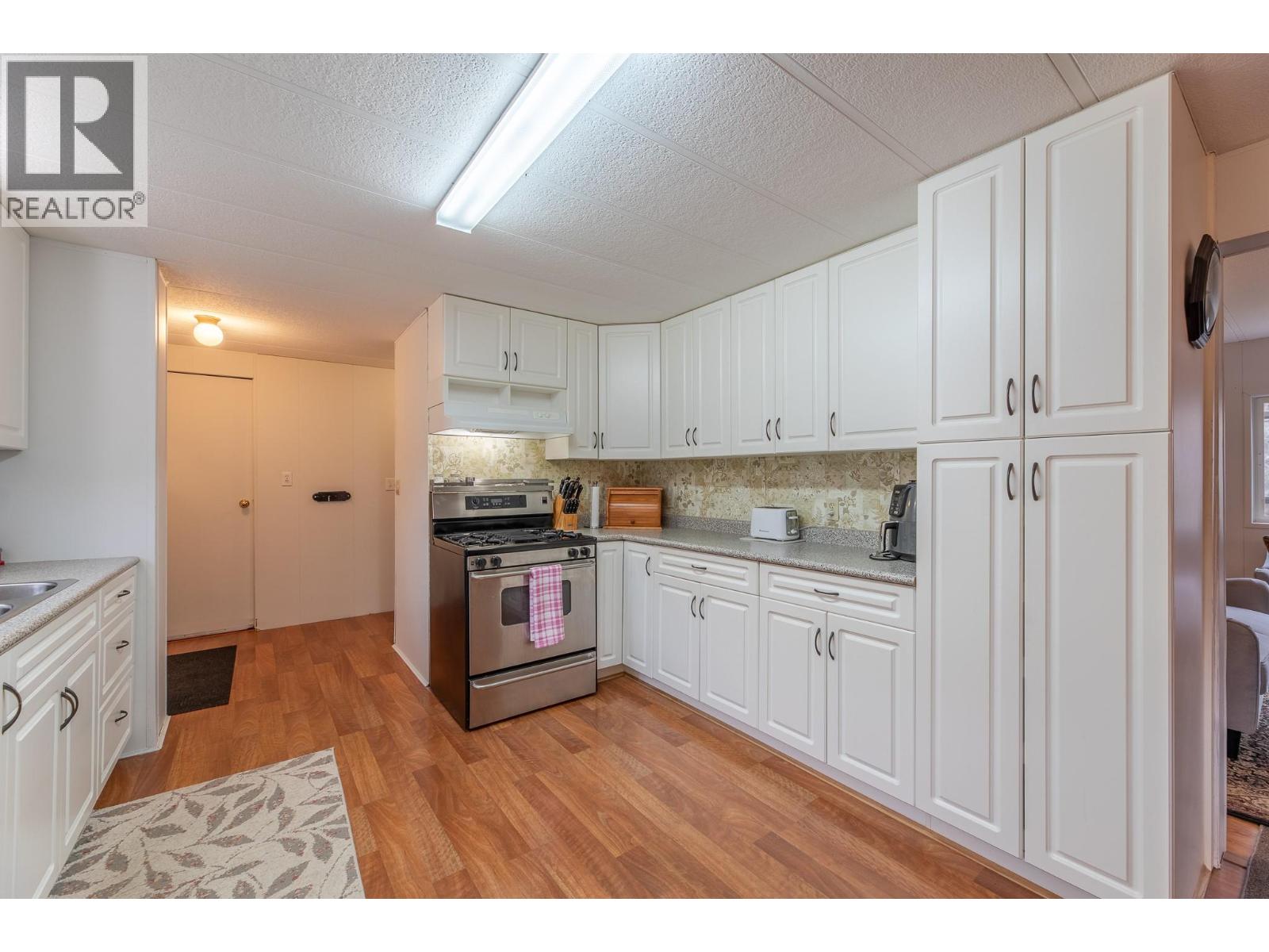 2096 Main Street, Cawston, British Columbia  V0X 1C1 - Photo 41 - 10327995