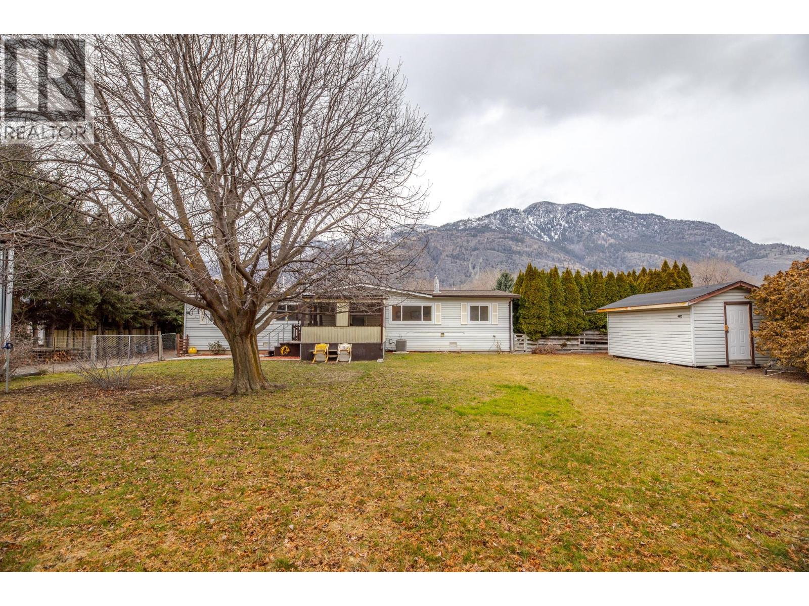 2096 Main Street, Cawston, British Columbia  V0X 1C1 - Photo 52 - 10327995