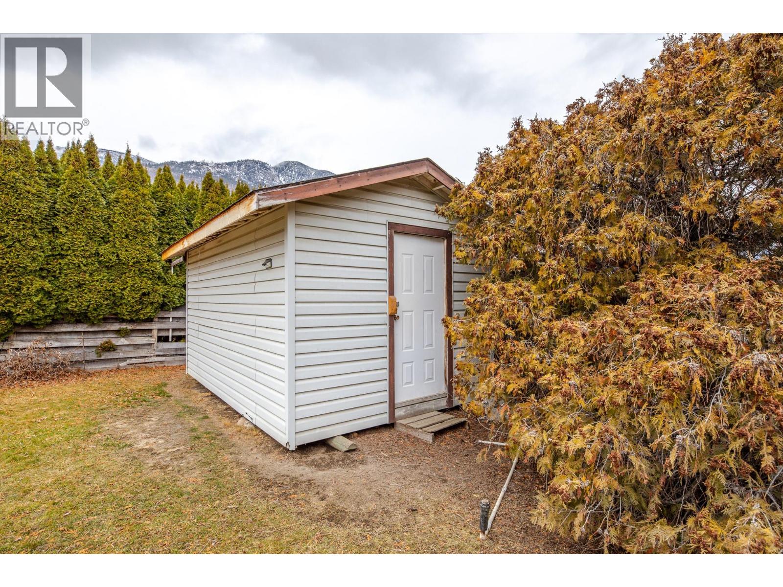 2096 Main Street, Cawston, British Columbia  V0X 1C1 - Photo 54 - 10327995