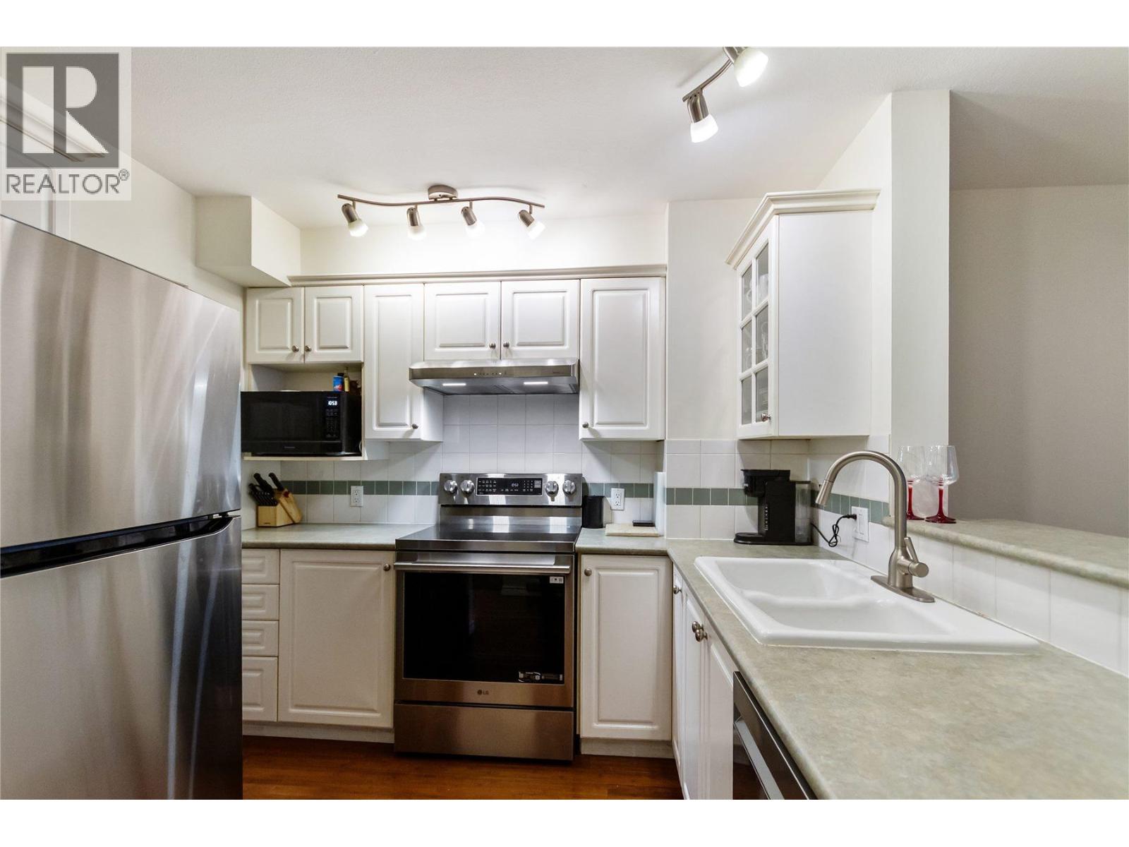 204 155 E 3rd Street, North Vancouver, British Columbia  V7L 1E5 - Photo 10 - R3090125