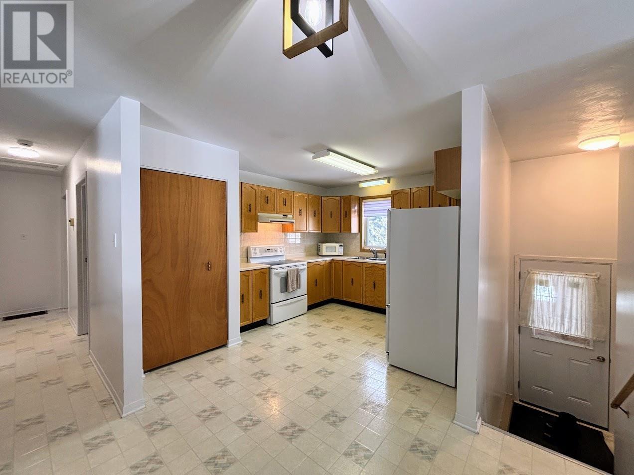 12 Wendego St, Manitouwadge, Ontario  P0T 2C0 - Photo 2 - TB253403