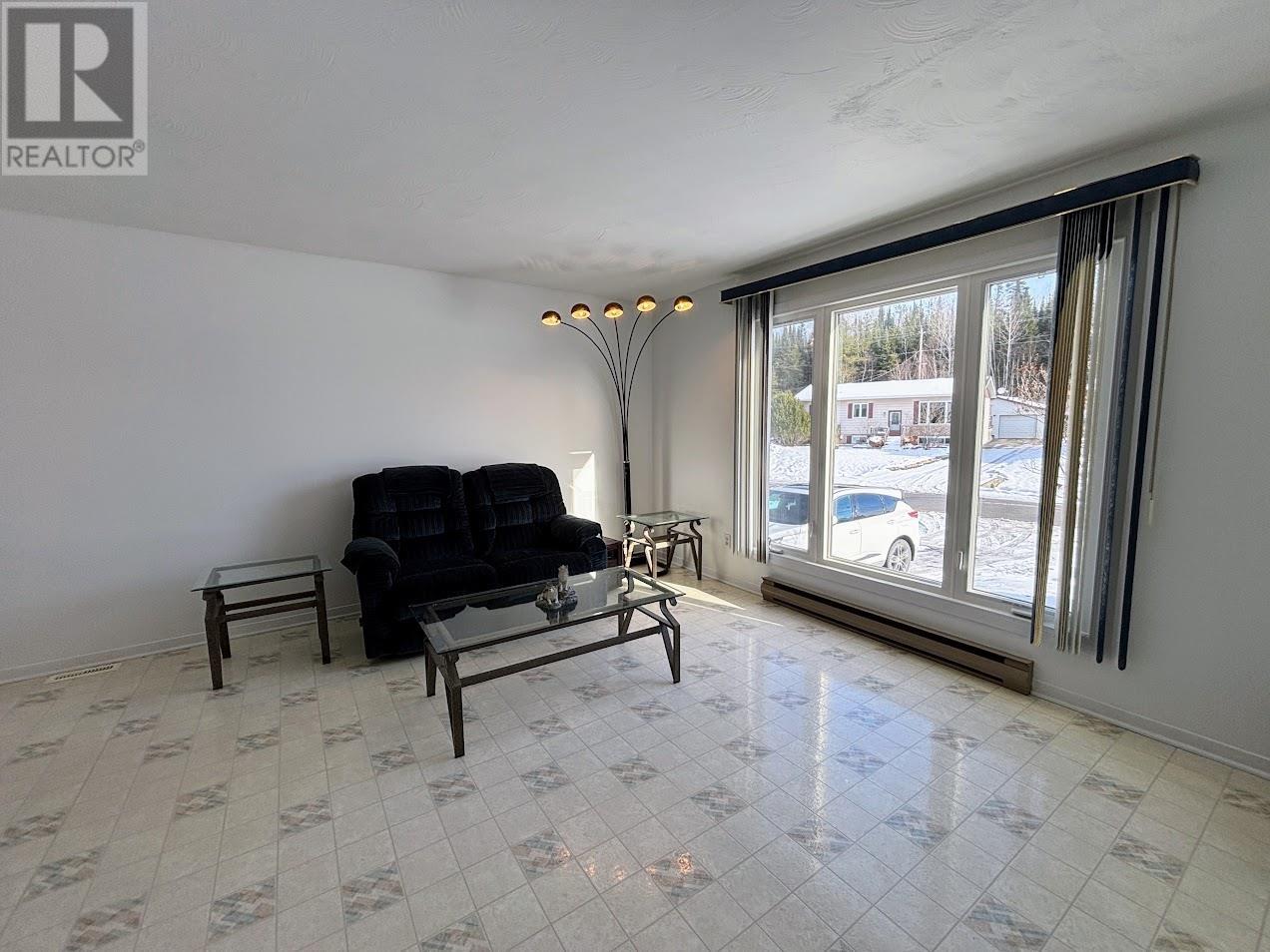 12 Wendego St, Manitouwadge, Ontario  P0T 2C0 - Photo 5 - TB253403