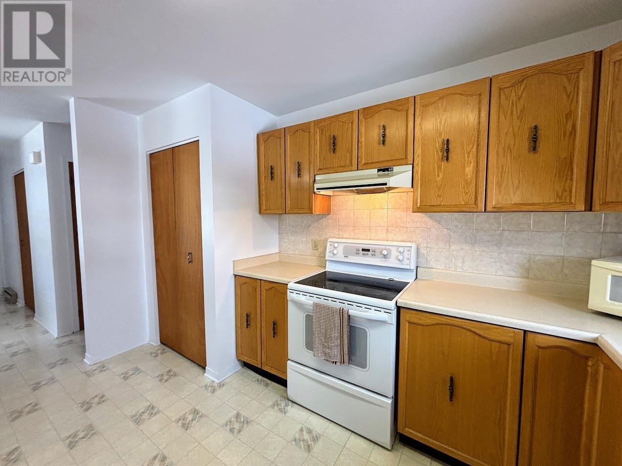 12 Wendego St, Manitouwadge, Ontario  P0T 2C0 - Photo 4 - TB253403