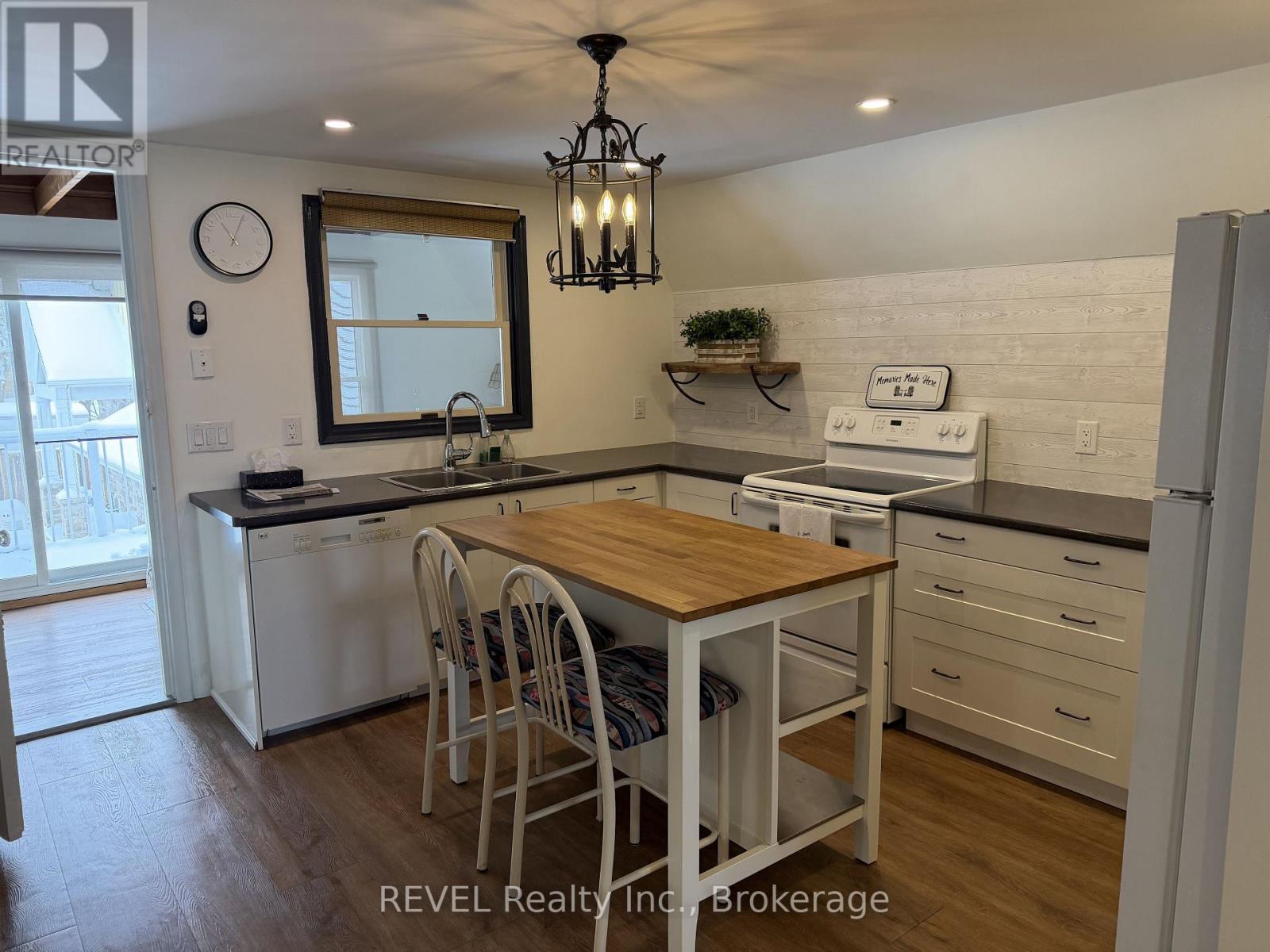 Upper - 478 Gate Street, Niagara-On-The-Lake (Town), Ontario  L0S 1J0 - Photo 18 - X12794956