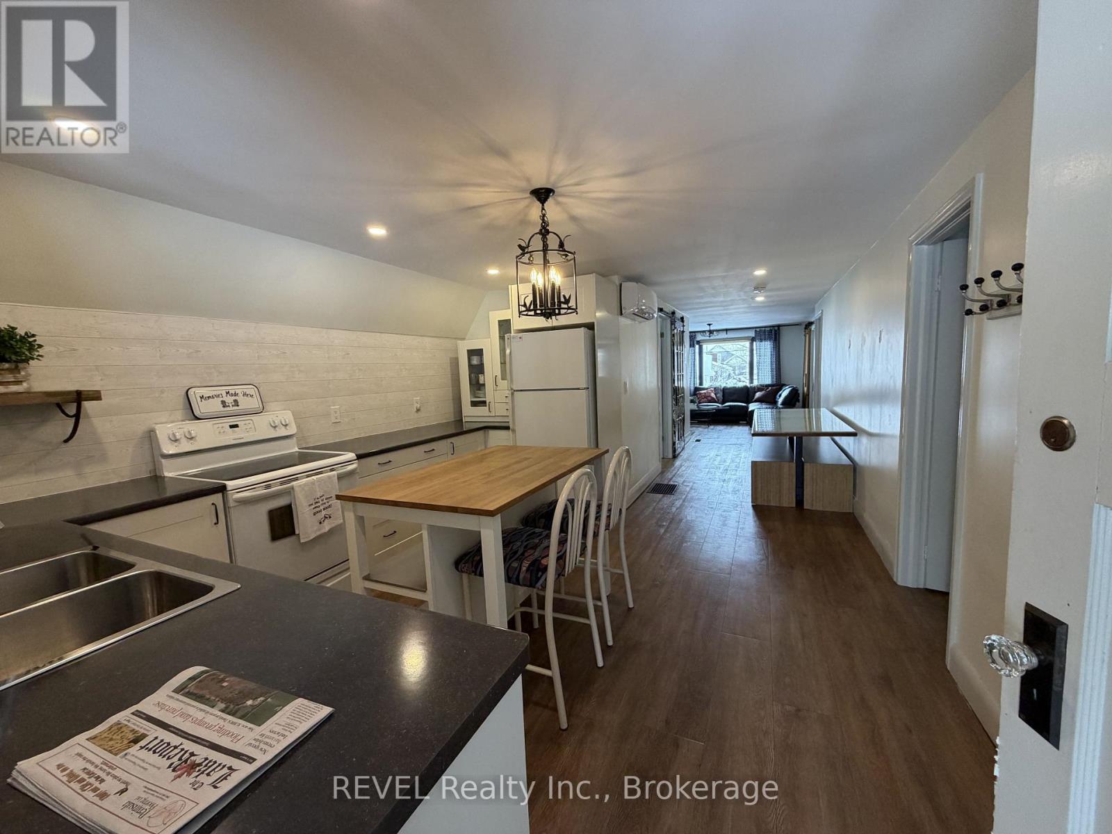 Upper - 478 Gate Street, Niagara-On-The-Lake (Town), Ontario  L0S 1J0 - Photo 6 - X12794956