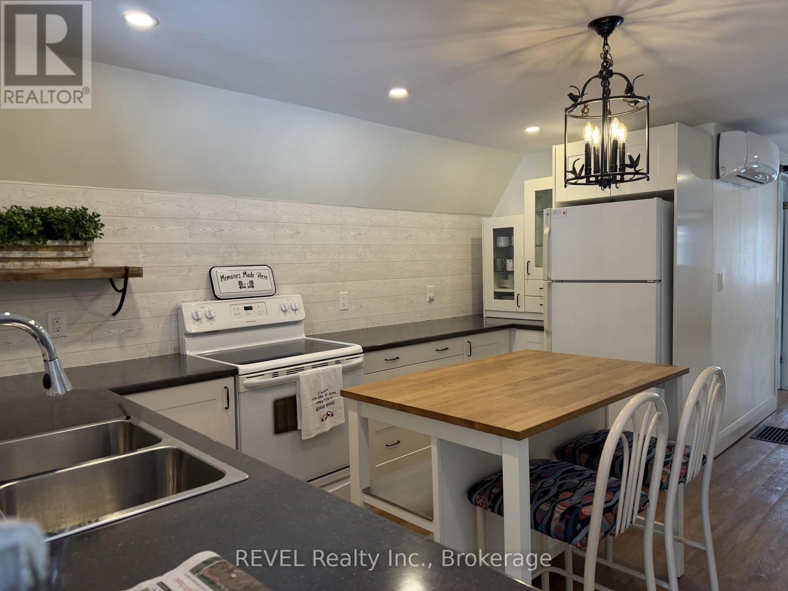 Upper - 478 Gate Street, Niagara-On-The-Lake (Town), Ontario  L0S 1J0 - Photo 7 - X12794956