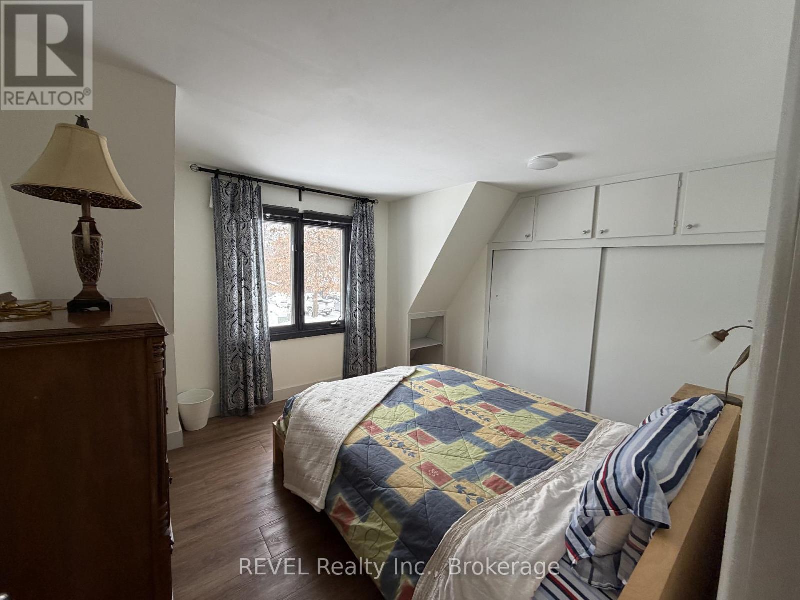 Upper - 478 Gate Street, Niagara-On-The-Lake (Town), Ontario  L0S 1J0 - Photo 8 - X12794956