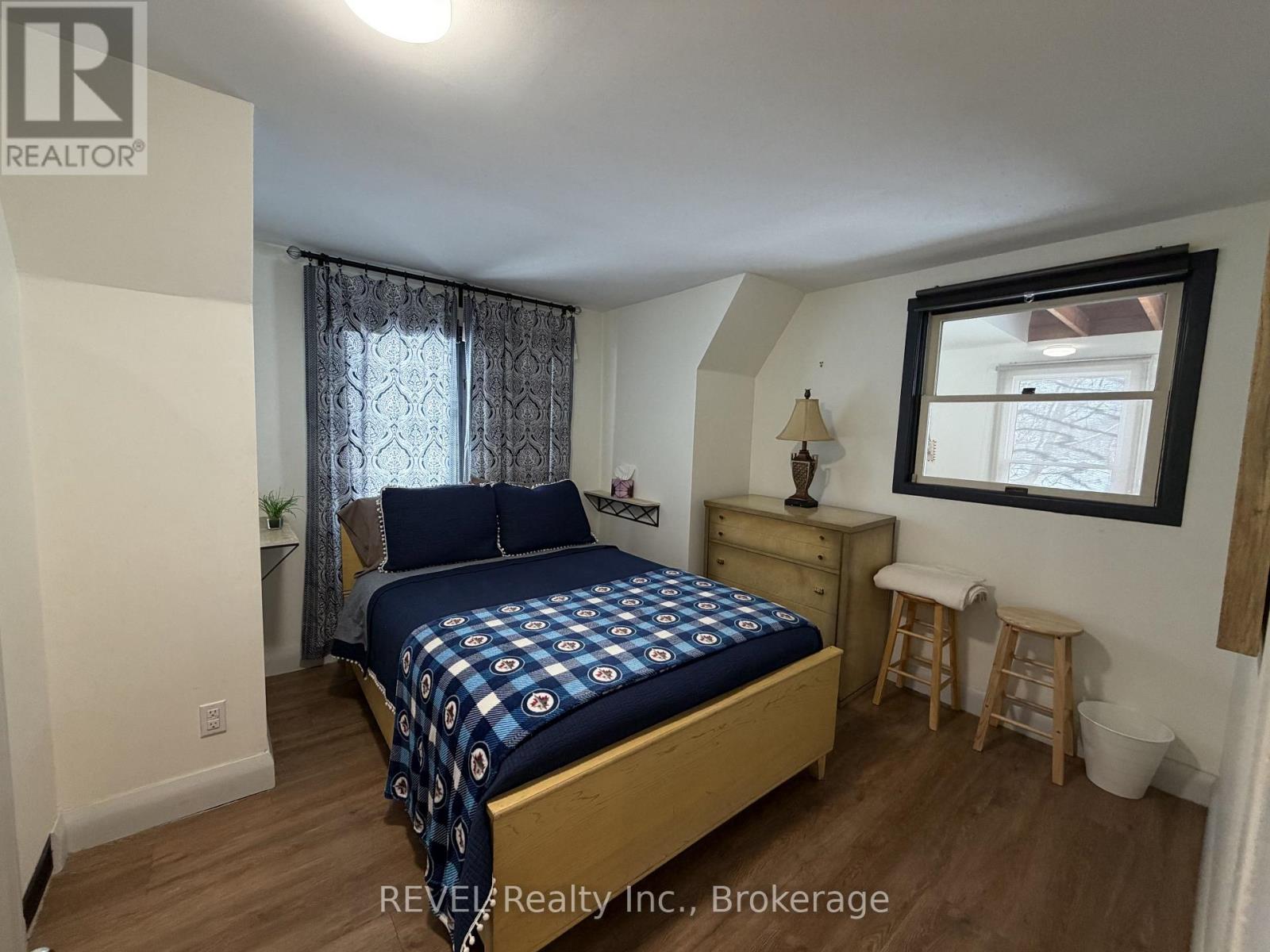 Upper - 478 Gate Street, Niagara-On-The-Lake (Town), Ontario  L0S 1J0 - Photo 9 - X12794956