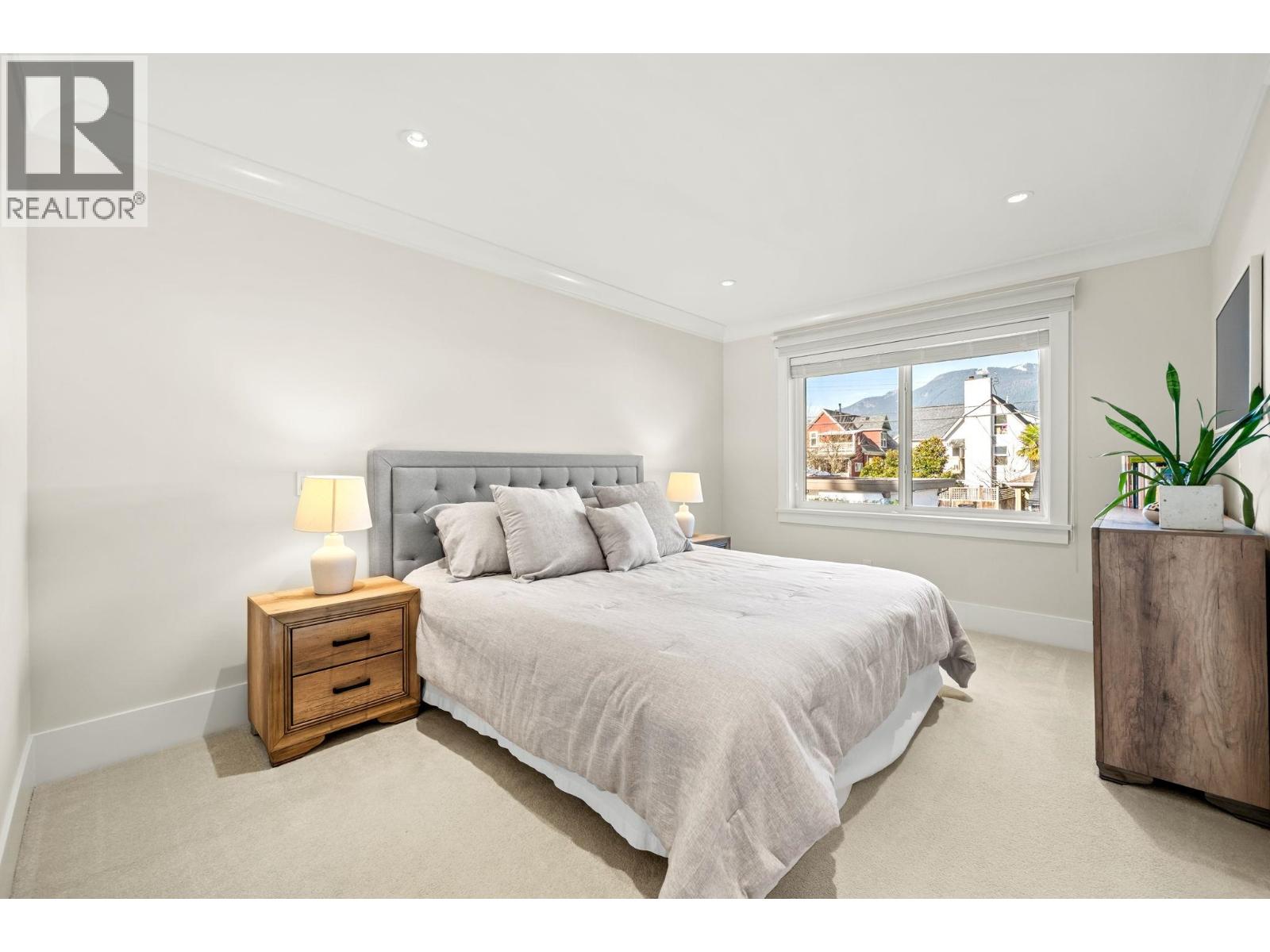 244 E 18th Street, North Vancouver, British Columbia  V7L 2X6 - Photo 11 - R3090488