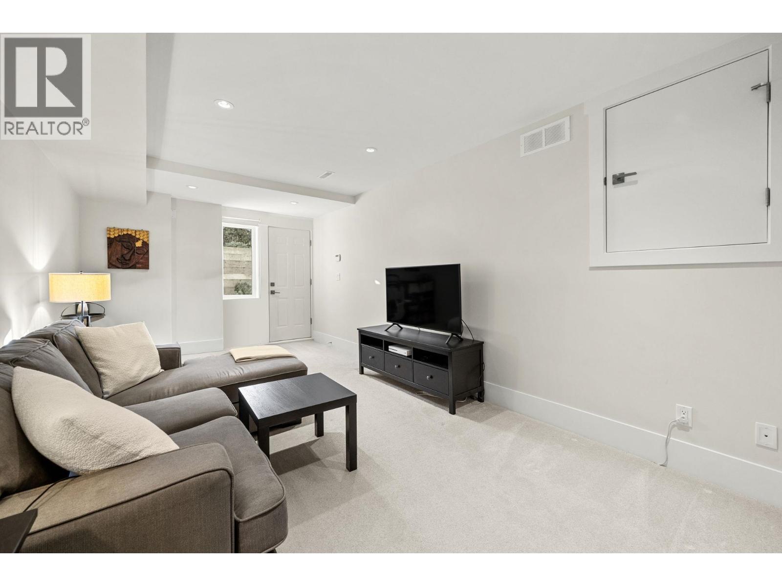 244 E 18th Street, North Vancouver, British Columbia  V7L 2X6 - Photo 21 - R3090488