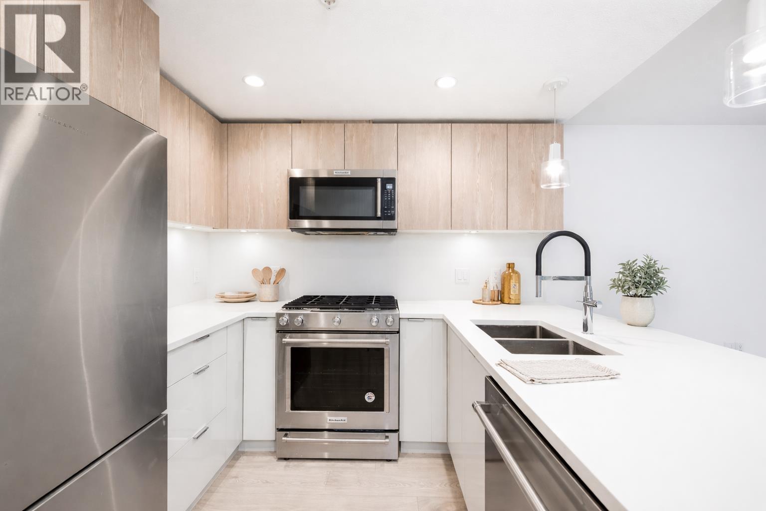 116 108 E 8th Street, North Vancouver, British Columbia  V7L 0H1 - Photo 7 - R3090532