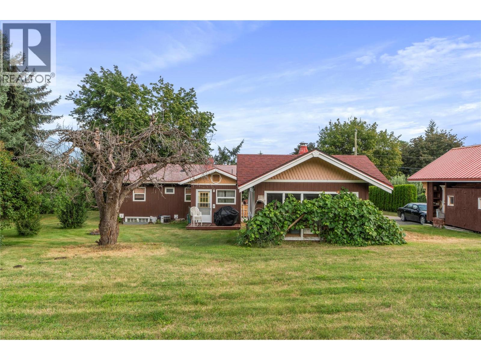 1080 SW 20 Avenue, Sw Salmon Arm, Salmon Arm photo 8