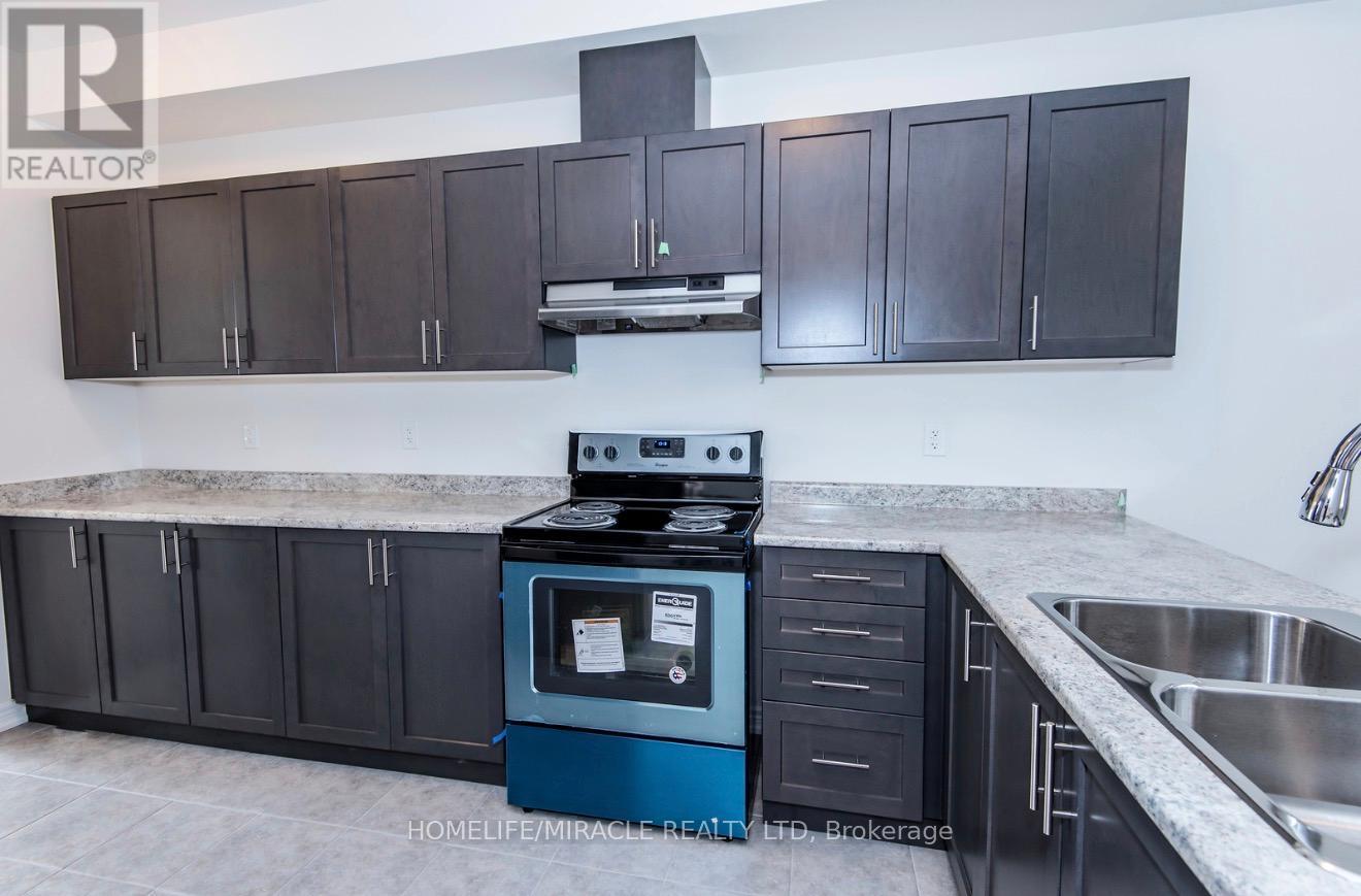 78 Saint Dennis Road, Brampton, Ontario  L6R 0B6 - Photo 2 - W12792494