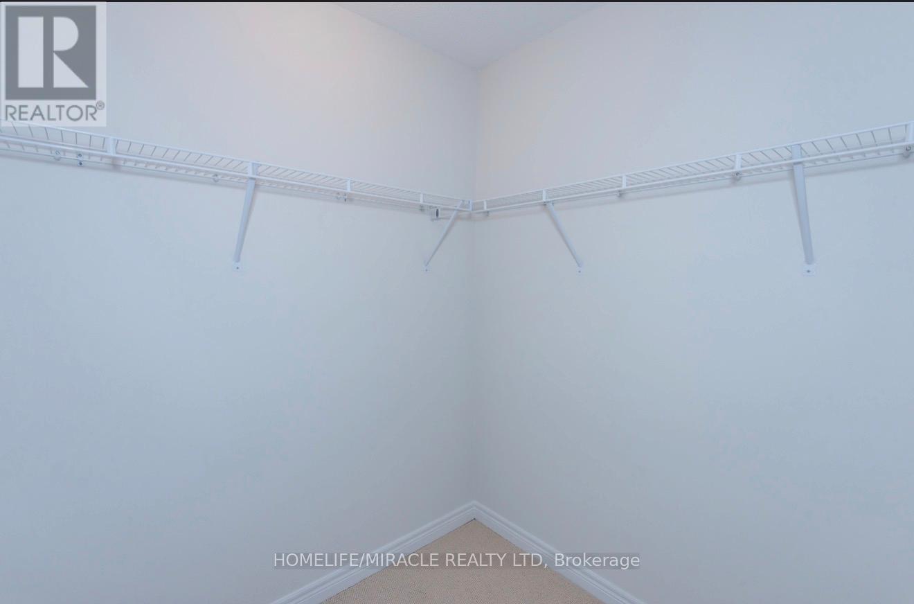 78 Saint Dennis Road, Brampton, Ontario  L6R 0B6 - Photo 9 - W12792494