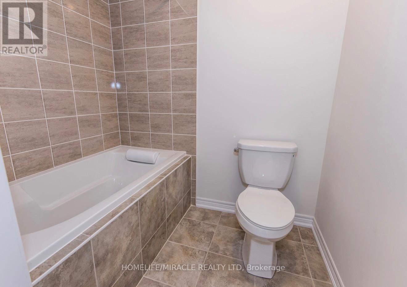 78 Saint Dennis Road, Brampton, Ontario  L6R 0B6 - Photo 11 - W12792494