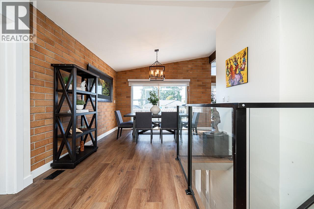 220 N Grosvenor Avenue, Burnaby, British Columbia  V5B 1J4 - Photo 13 - R3090464