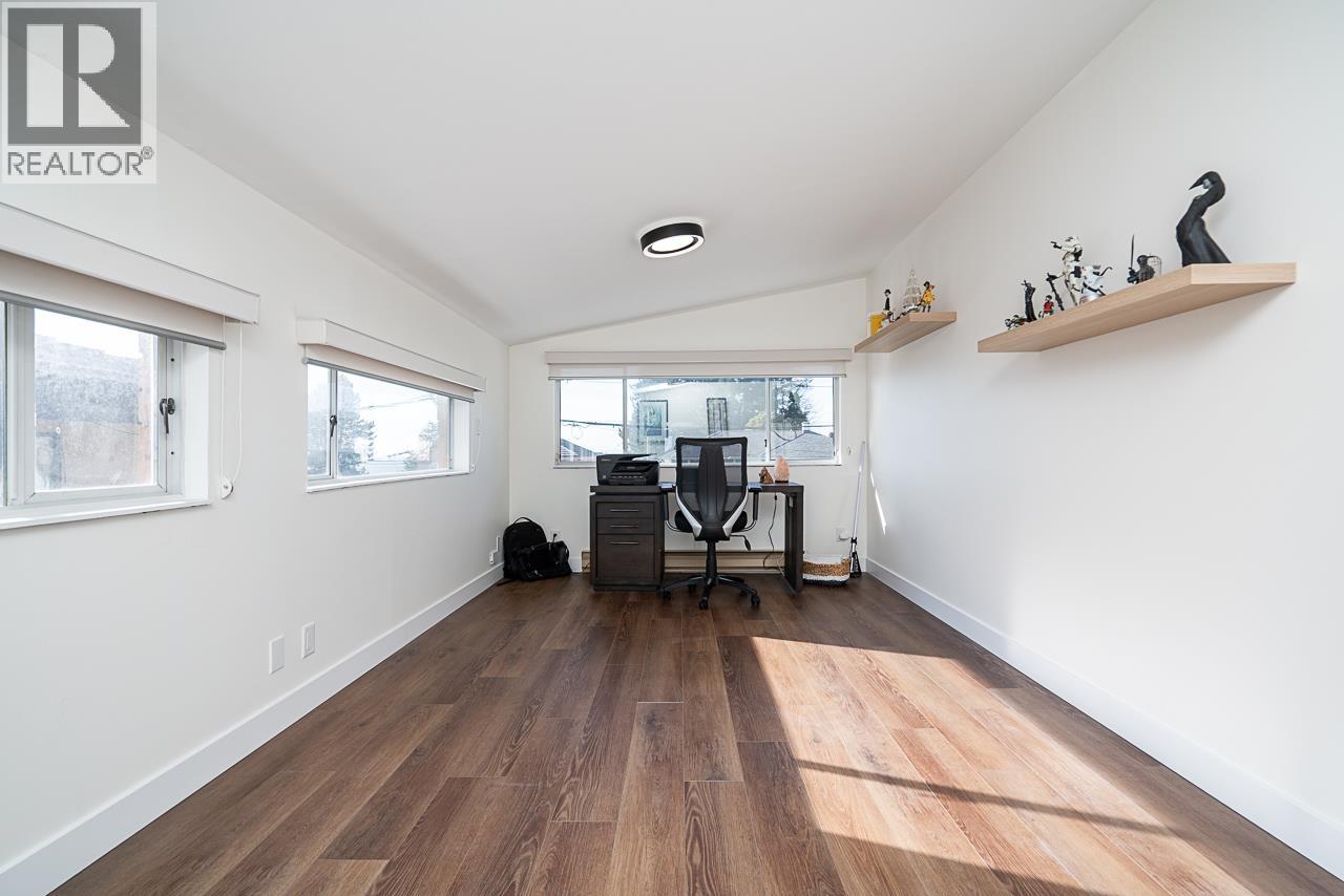 220 N Grosvenor Avenue, Burnaby, British Columbia  V5B 1J4 - Photo 15 - R3090464