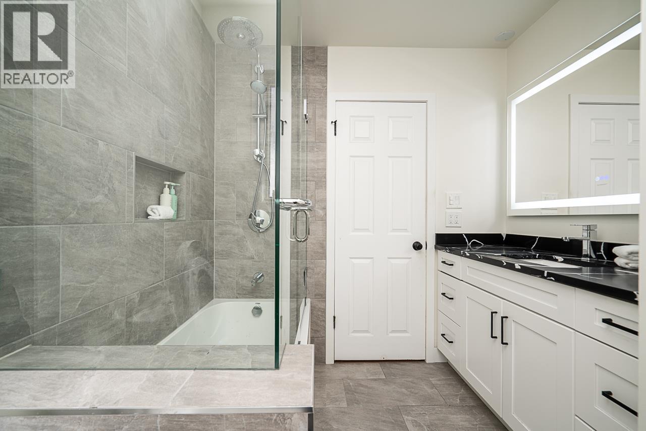 220 N Grosvenor Avenue, Burnaby, British Columbia  V5B 1J4 - Photo 27 - R3090464