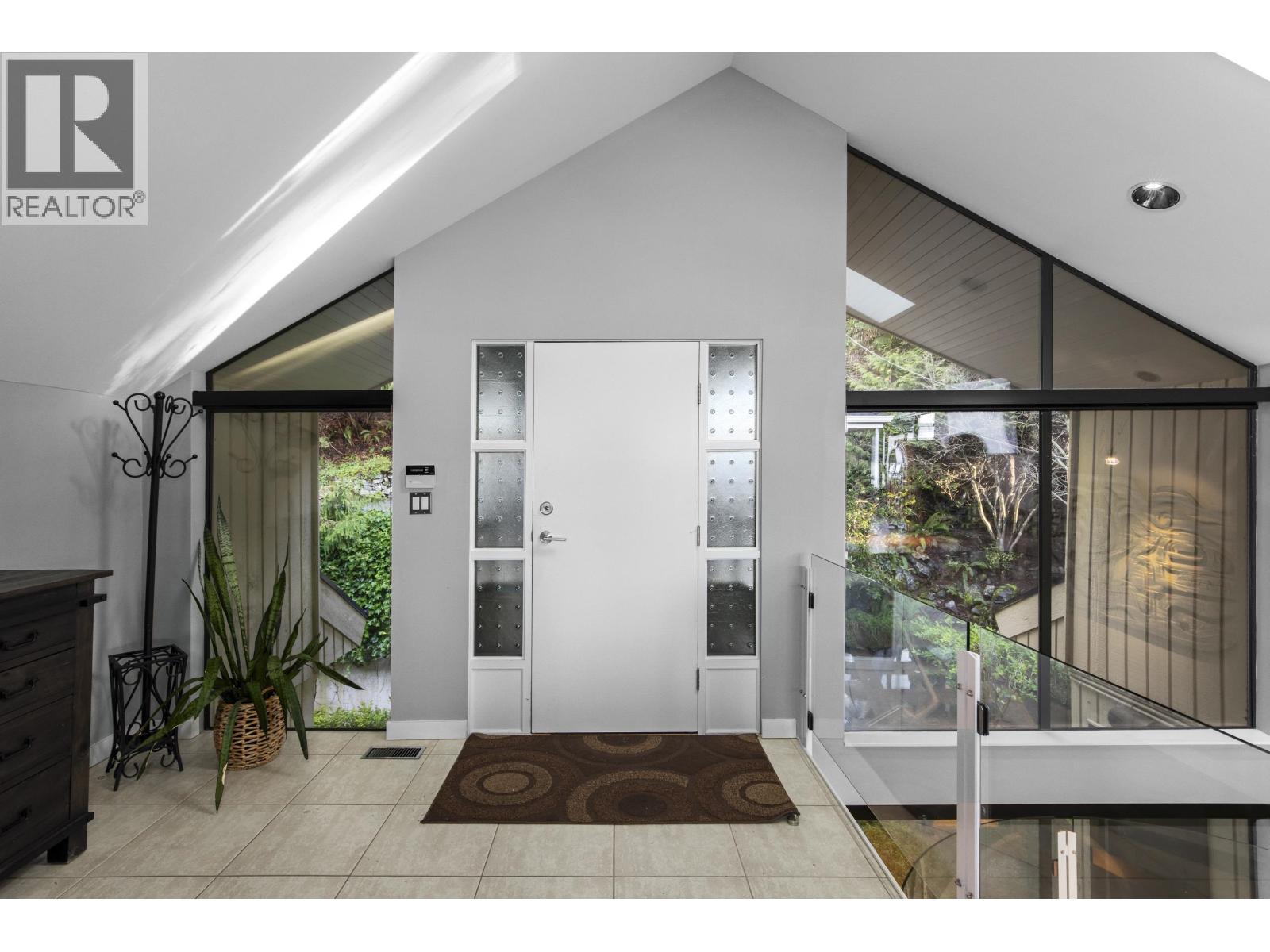 2 Strachan Point Road, West Vancouver, British Columbia  V7W 1C6 - Photo 15 - R3090496