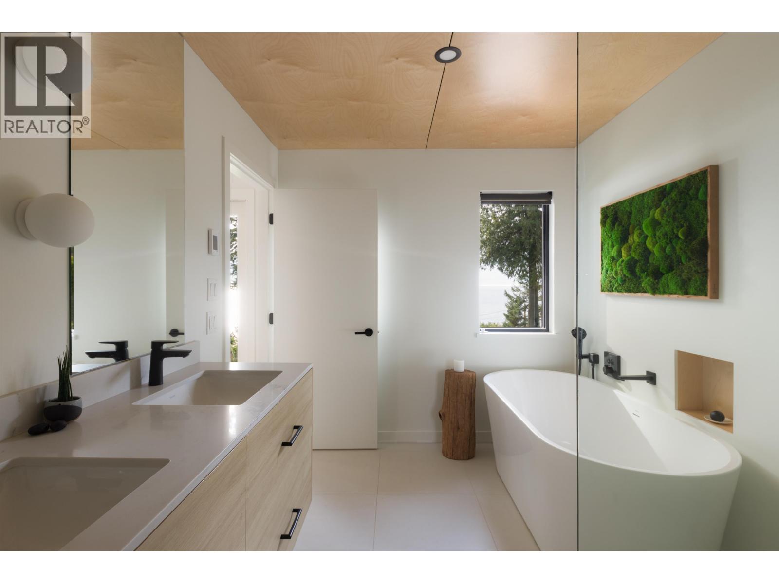 107 Mahan Road, Gibsons, British Columbia  V0N 1V3 - Photo 17 - R3090517