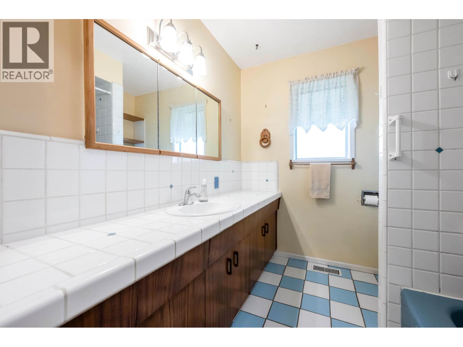 5855 Crescent Drive, Delta, British Columbia  V4K 2E7 - Photo 15 - R3090519