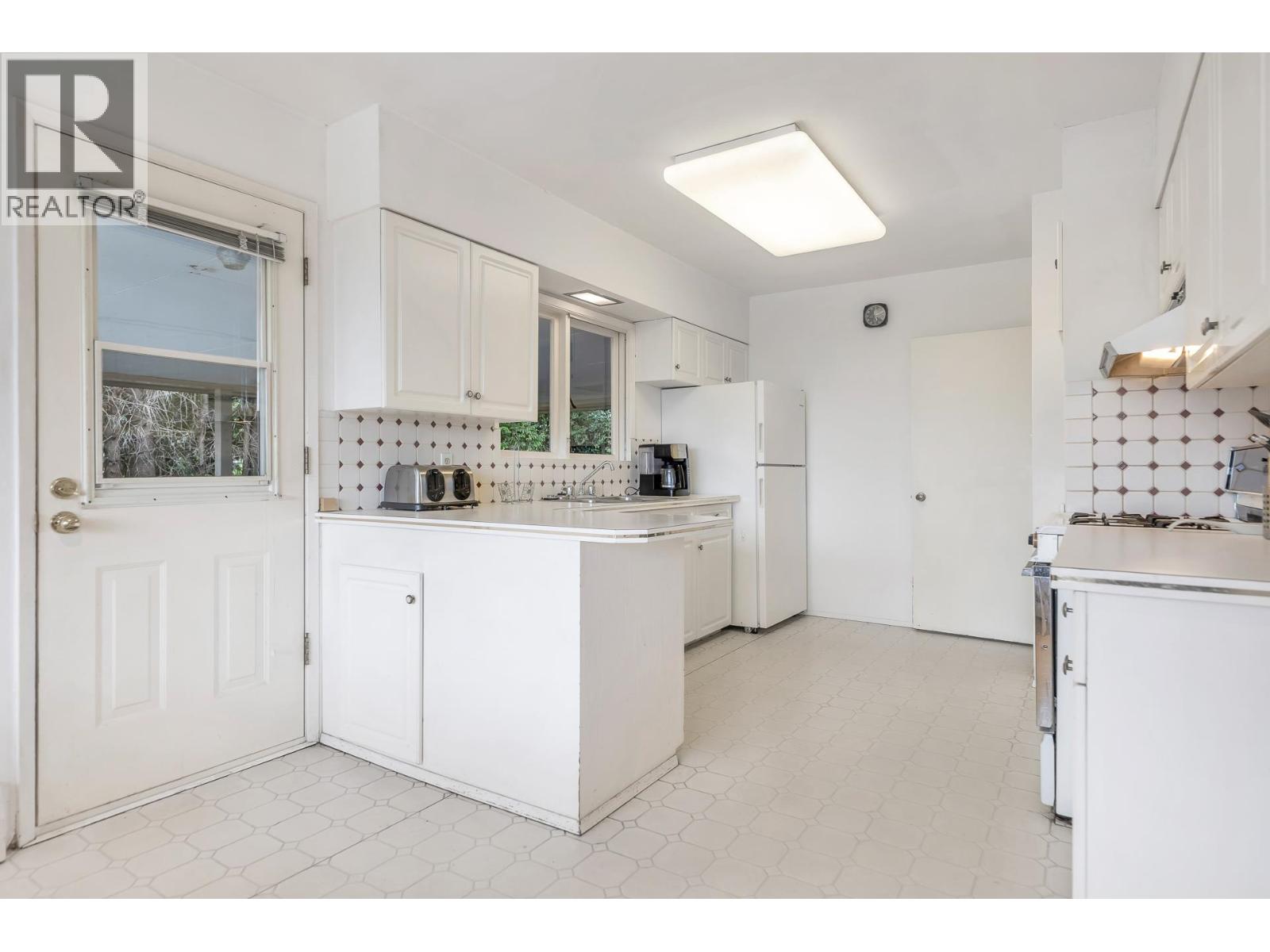 3088 Lazy A Street, Coquitlam, British Columbia  V3C 3N9 - Photo 17 - R3090540