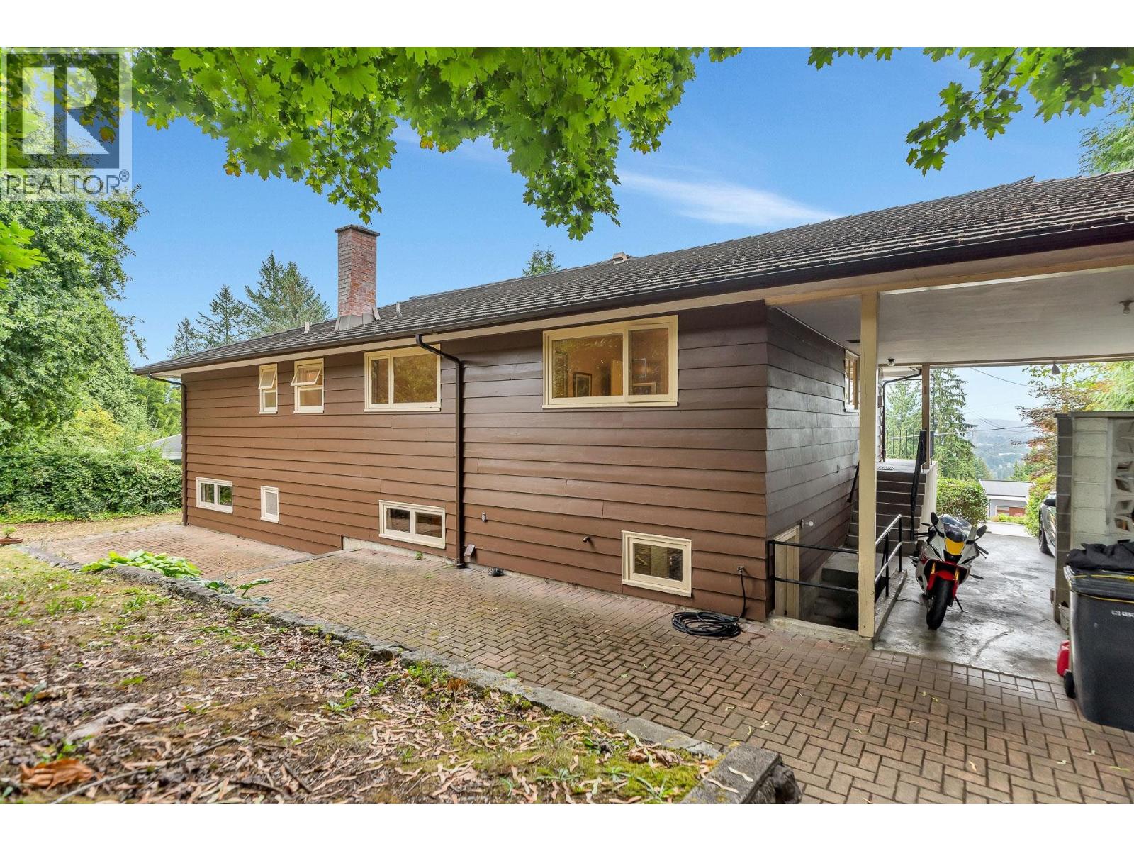 3088 Lazy A Street, Coquitlam, British Columbia  V3C 3N9 - Photo 35 - R3090540